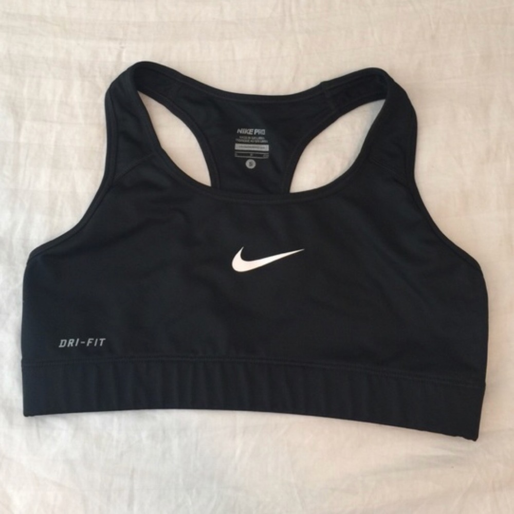 Black nike sports bra!